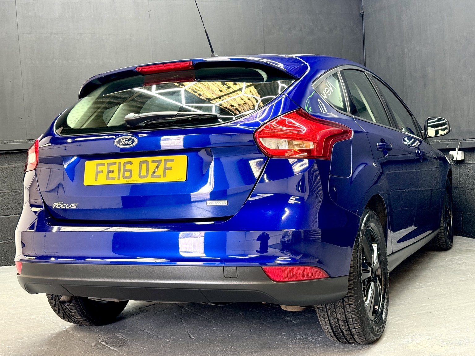 Used 2016 Ford Focus 1.0 EcoBoost Style 5dr for sale in Sutton